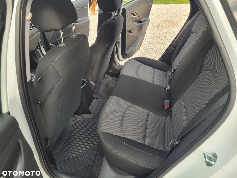 Hyundai i30 1.4 Family - 23