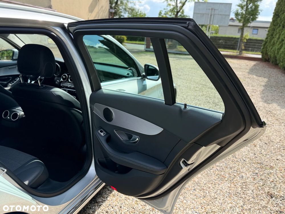 Mercedes-Benz Klasa C 180 9G-TRONIC Avantgarde - 26