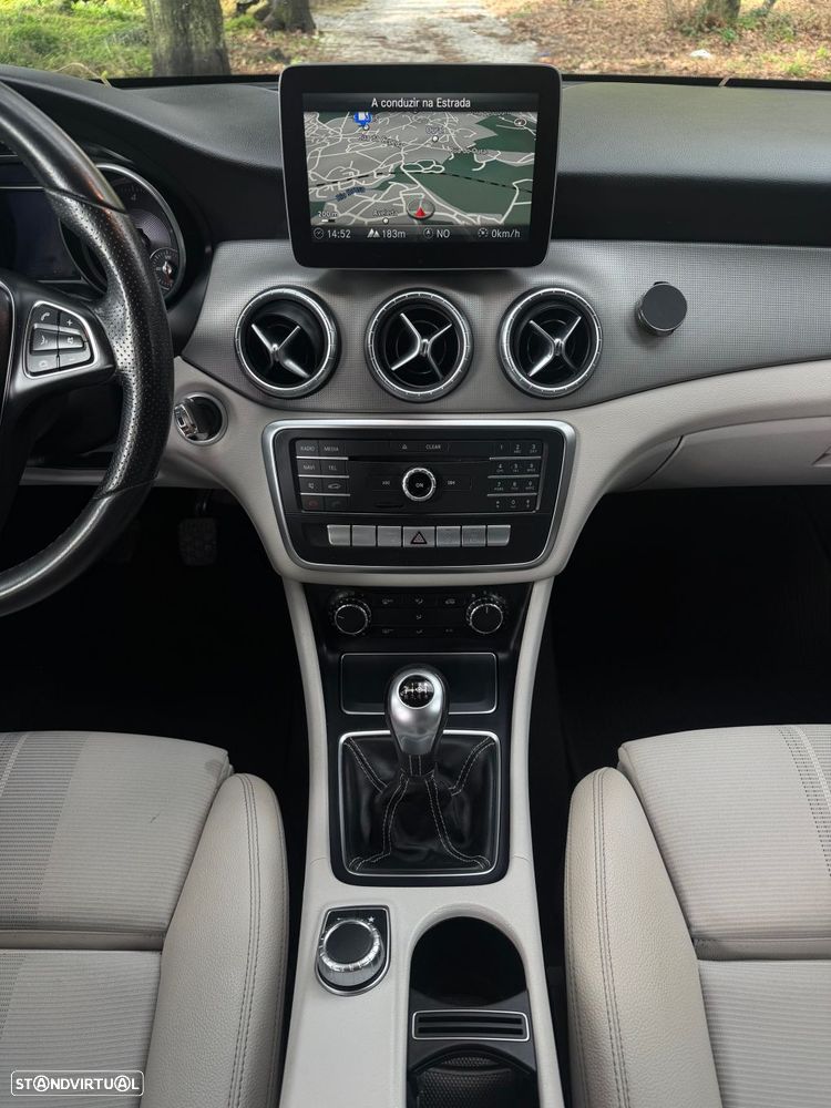 Mercedes-Benz CLA 180 d Shooting Brake Urban - 14