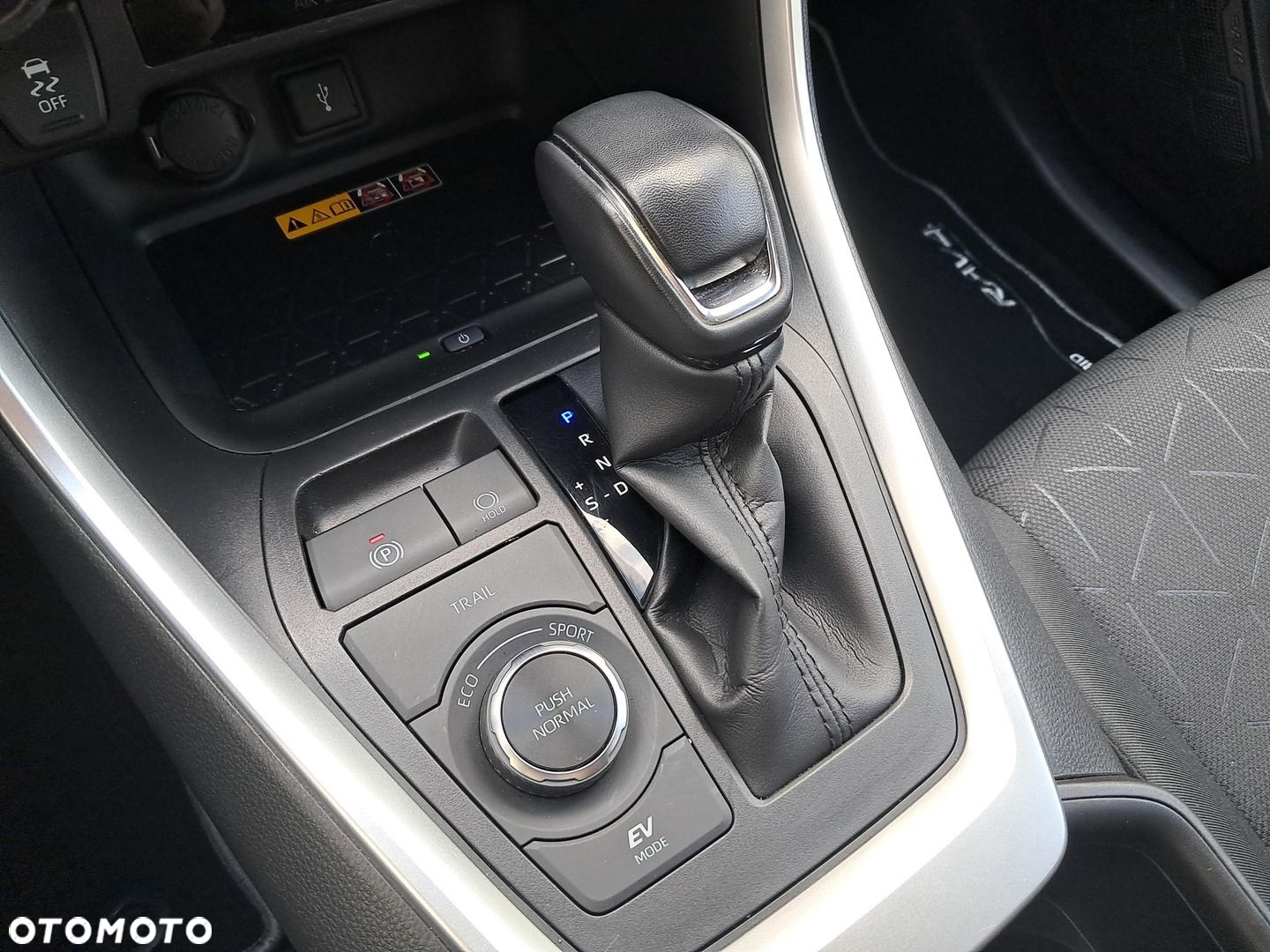 Toyota RAV4 2.5 Hybrid Comfort 4x4 - 18