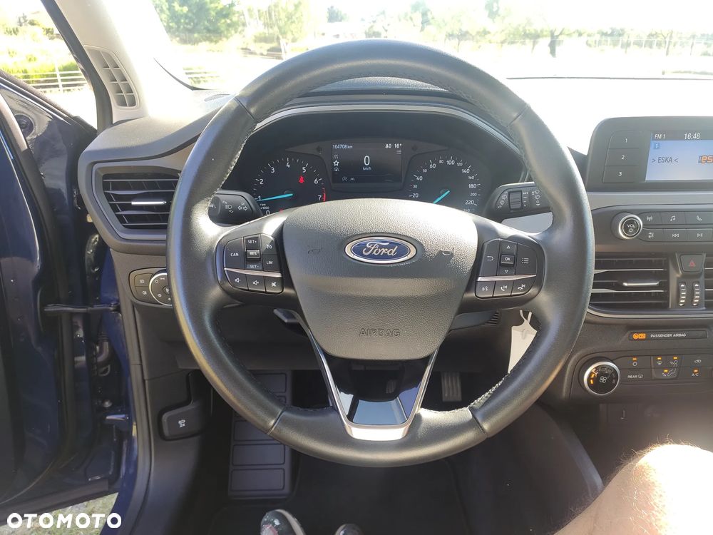 Ford Focus 1.0 EcoBoost Trend - 25