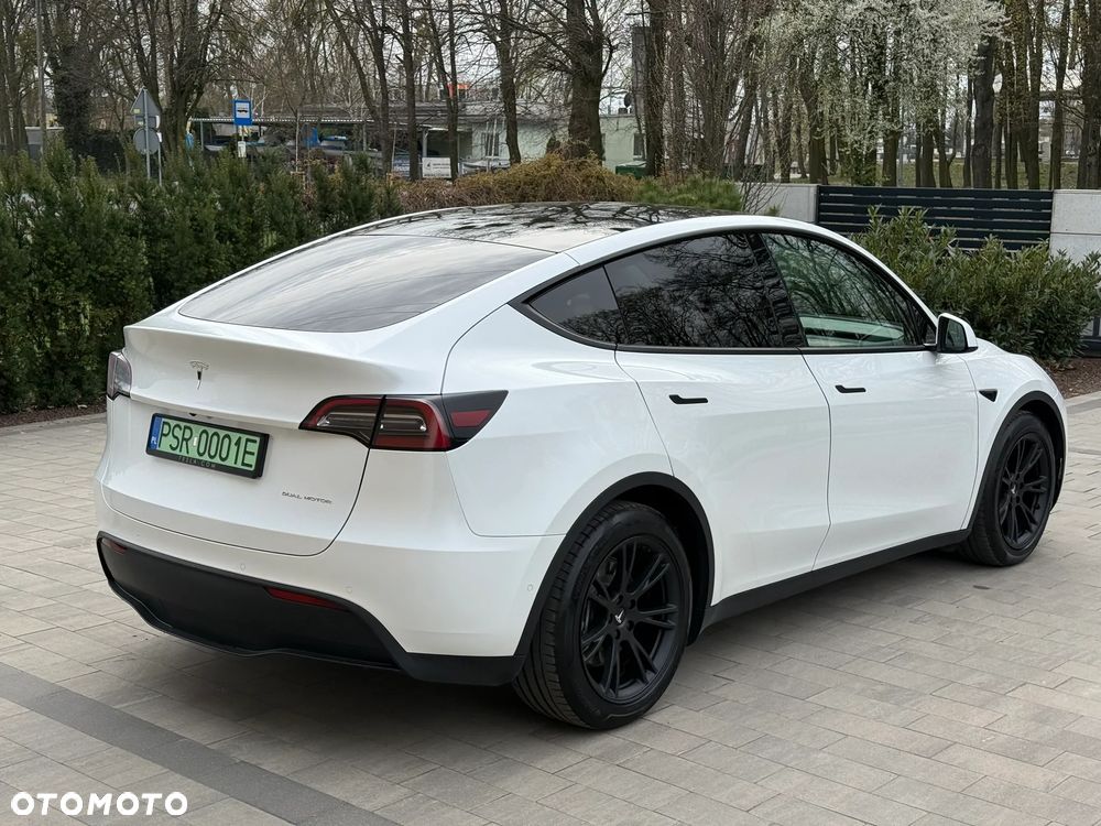 Tesla Model Y - 5
