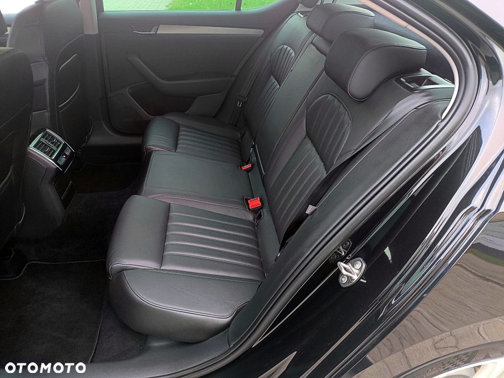 Skoda Superb 2.0 TDI DSG Premium Edition - 25