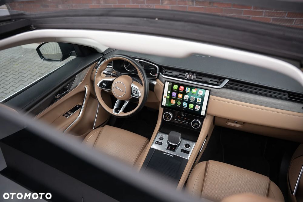 Jaguar F-Pace D200 AWD R-Dynamic SE - 29