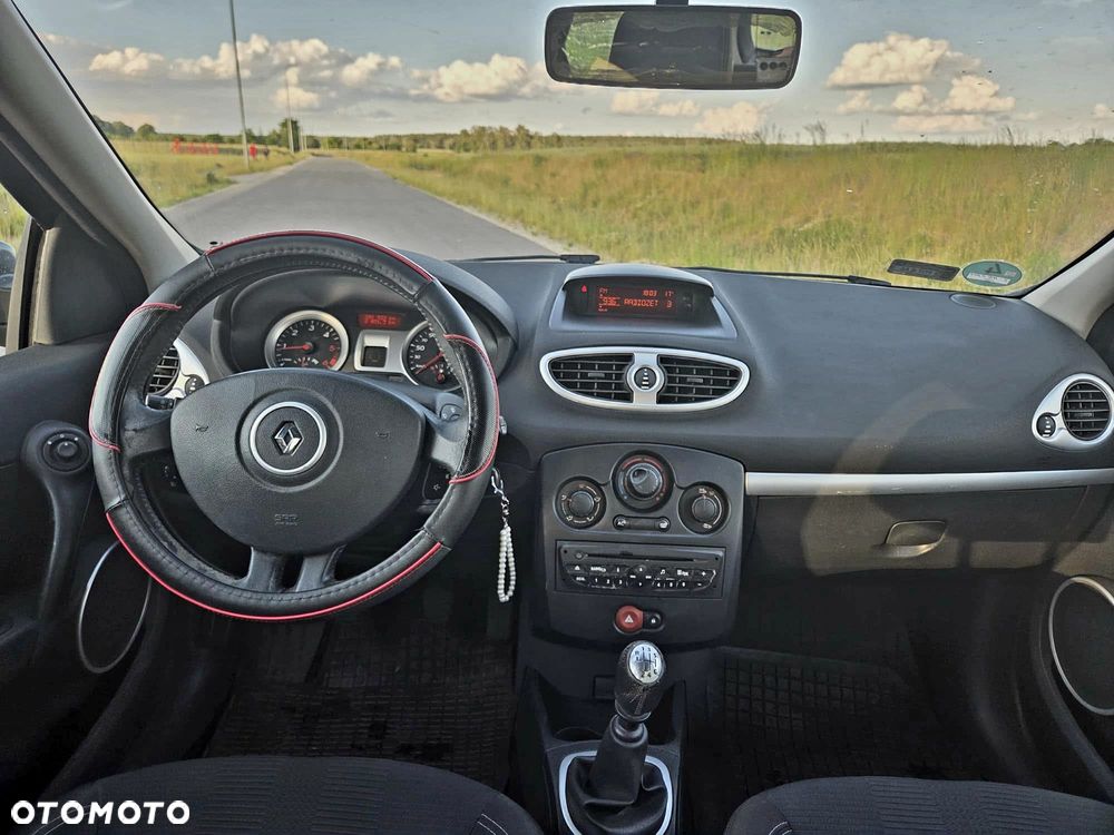 Renault Clio - 9