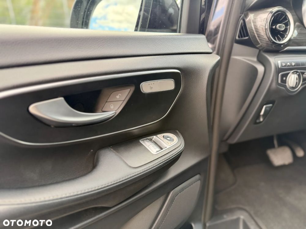 Mercedes-Benz Klasa V 300 d 4-Matic Avantgarde 9G-Tronic (d³ugi) - 16
