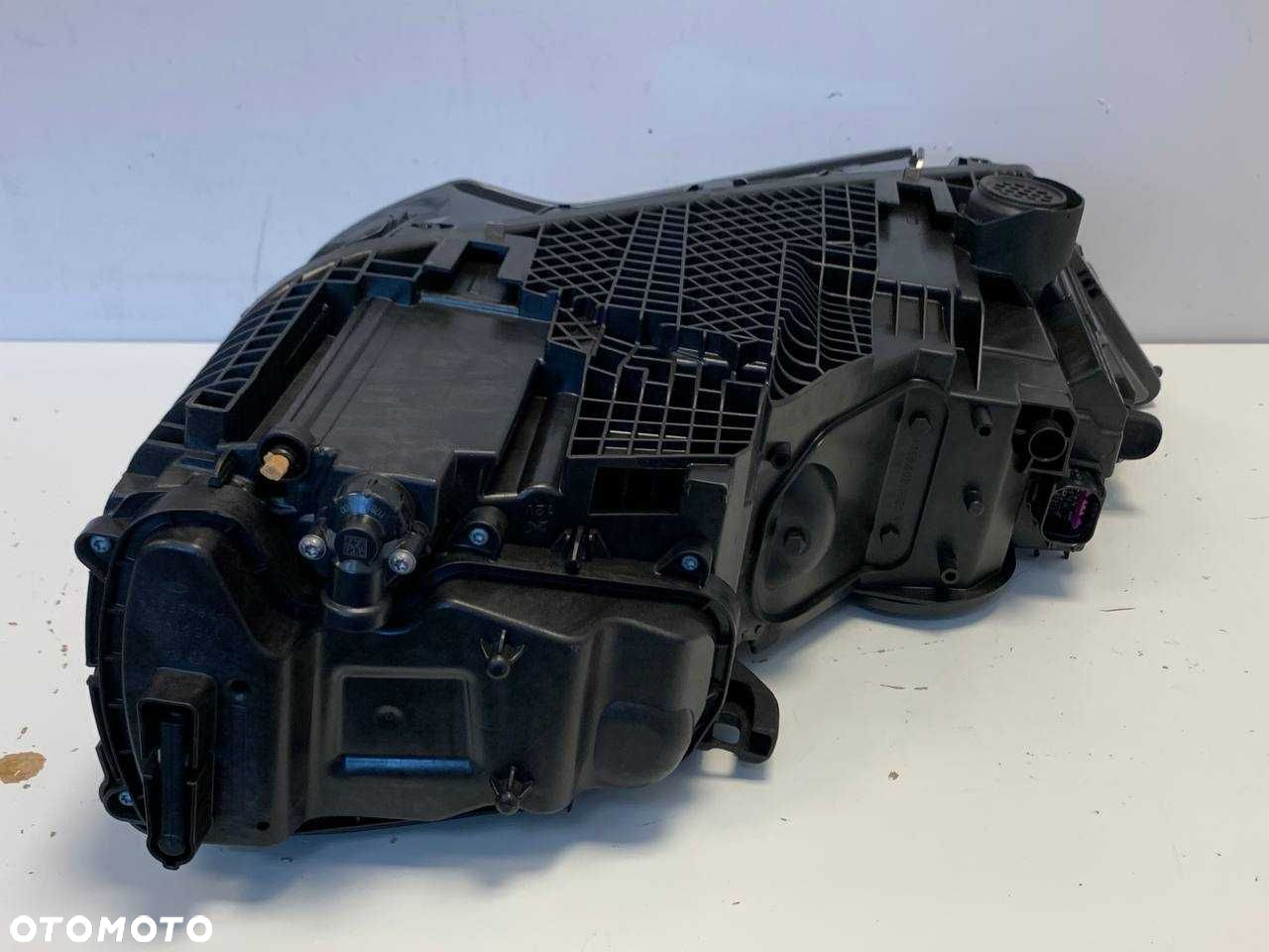 Prawa Lampa Reflektor Audi Q7 4M lift LED USA - 6