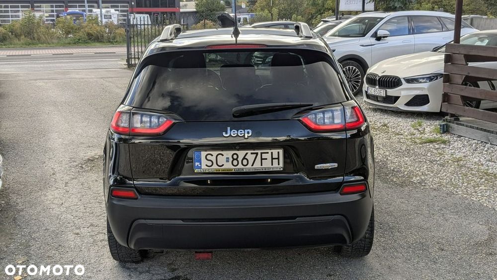 Jeep Cherokee - 32