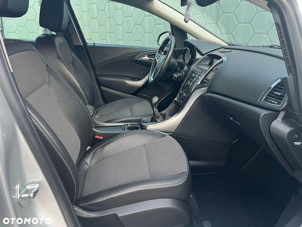 Opel Astra 1.4 Turbo Cosmo - 23