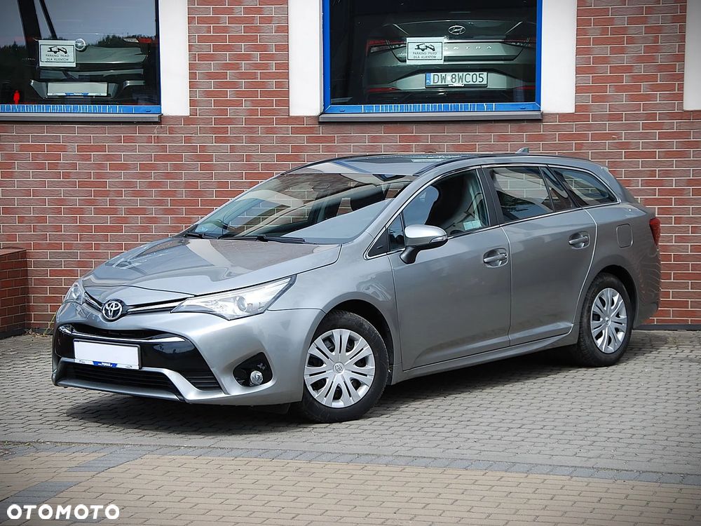 Toyota Avensis - 18