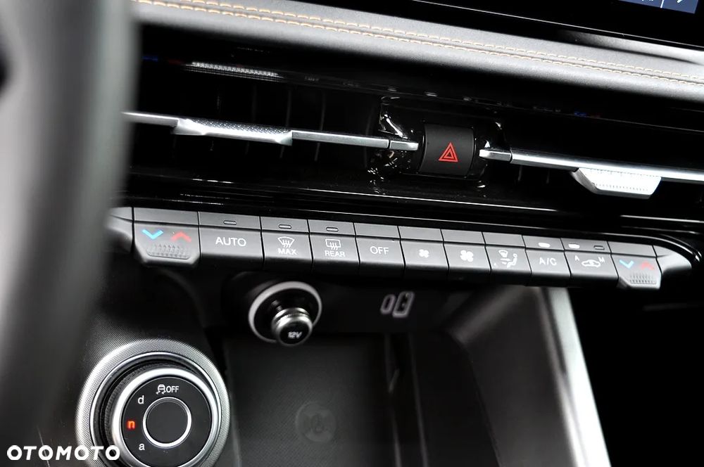 Alfa Romeo Tonale 1.5 T4 GSE mHEV TI DCT - 31