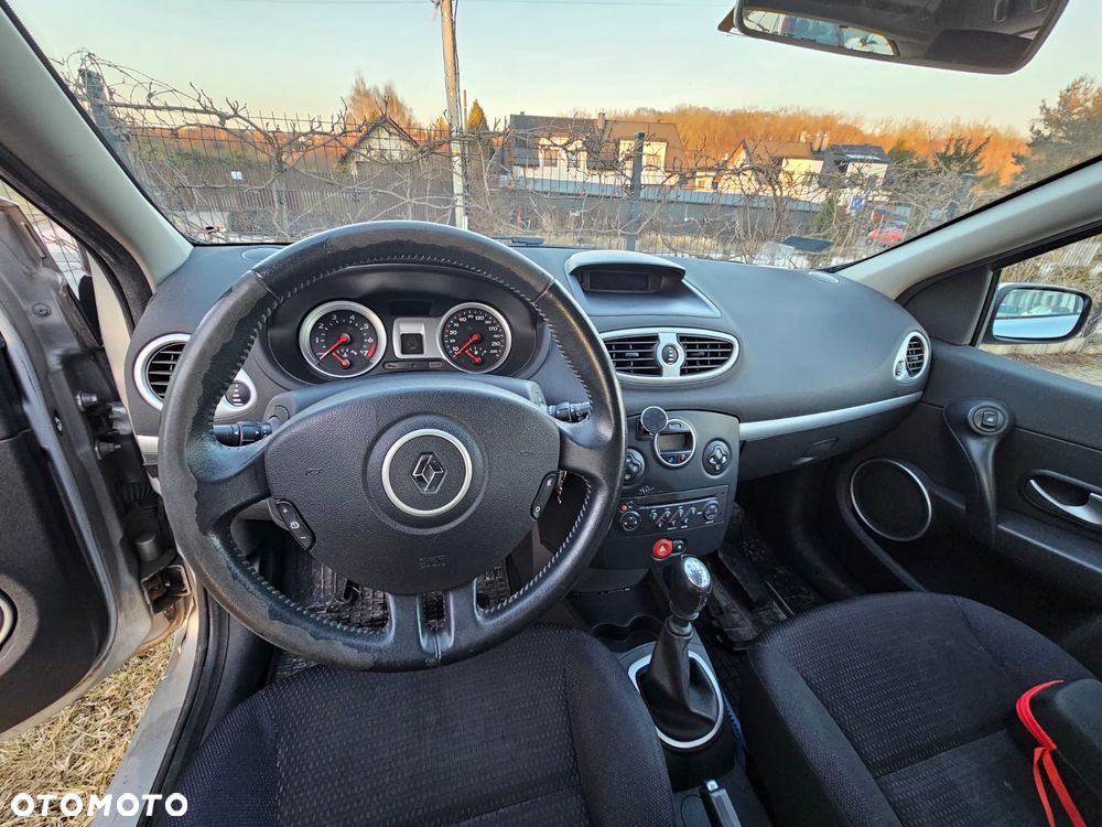 Renault Clio - 7