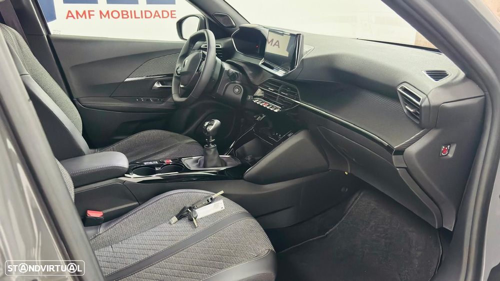 Peugeot 2008 1.2 PureTech Allure - 8