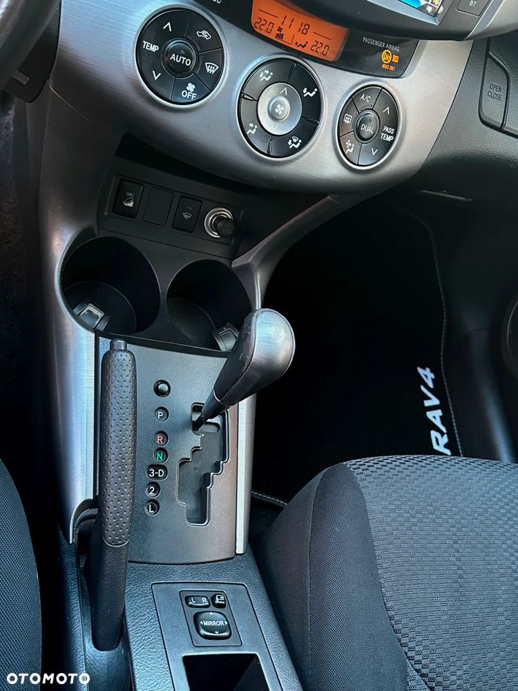 Toyota RAV4 2.0 VVT-i Sol - 14