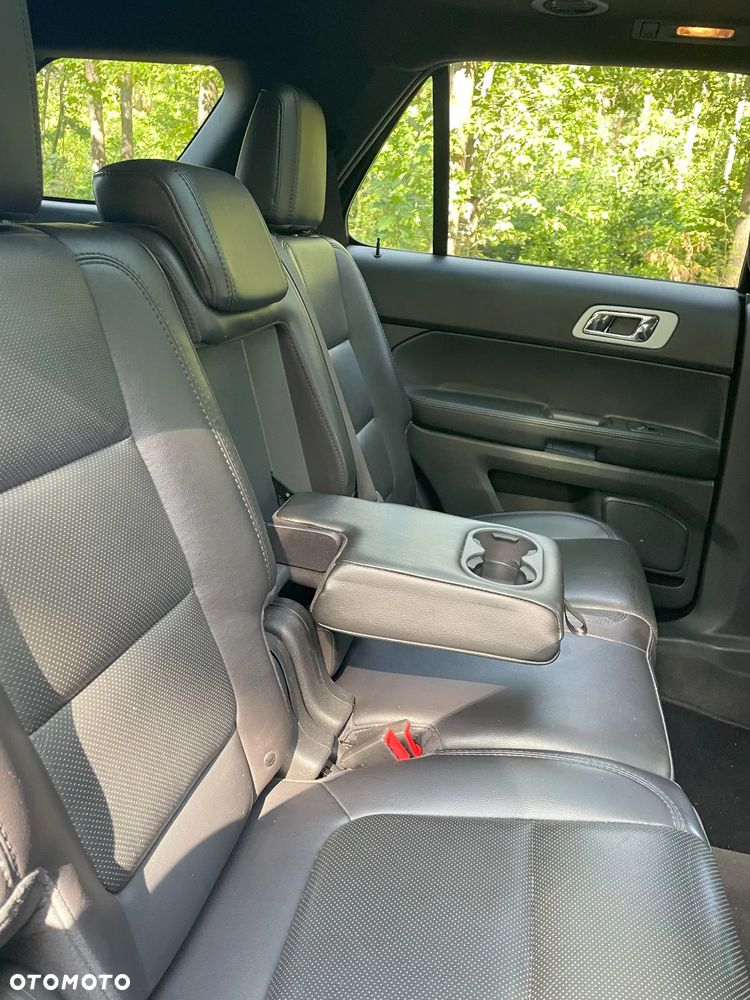 Ford Explorer - 13