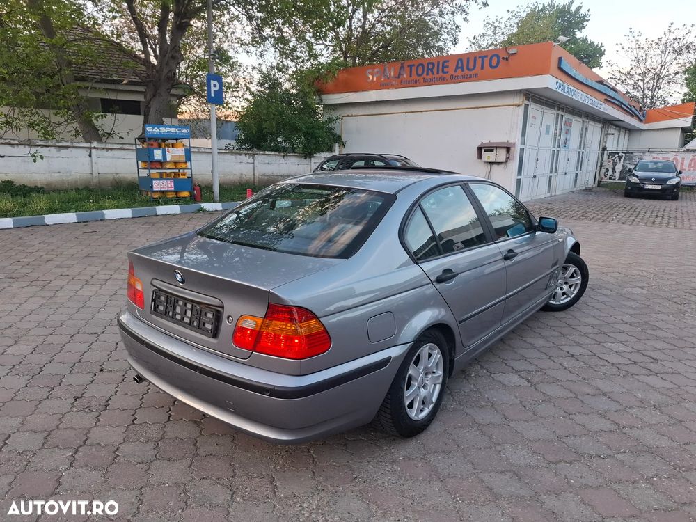 BMW Seria 3 318i Edition Exclusive - 4