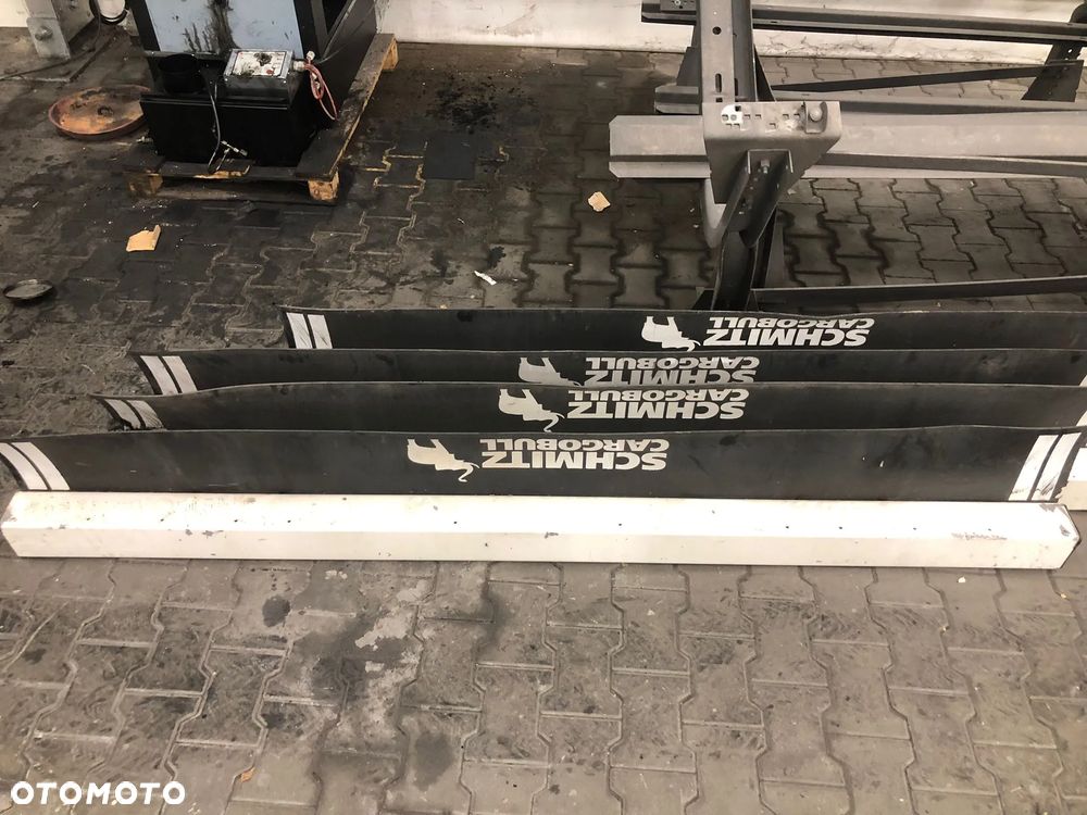 Zderzak tylny – Schmitz Cargobull Części do naczepy / pojazdu ciężarowego Schmitz Cargobull - 1