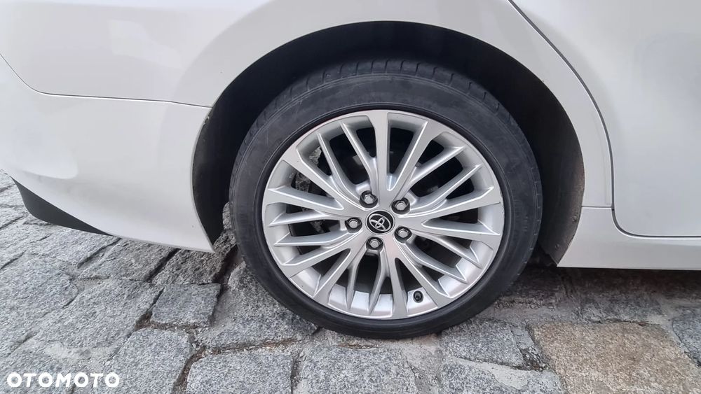 Toyota Camry 2.5 Hybrid Executive CVT - 19