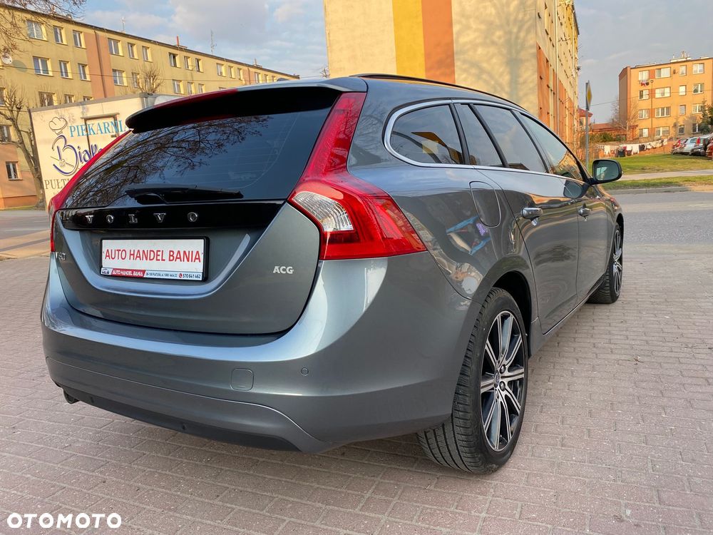 Volvo V60 D3 Summum - 12