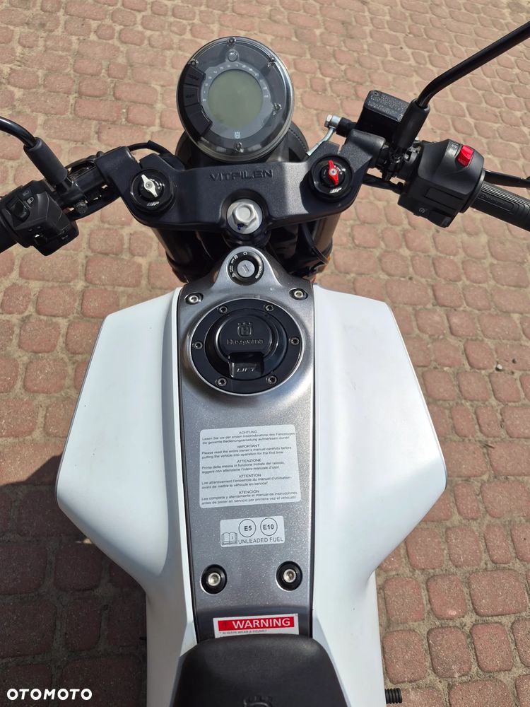 Husqvarna Vitpilen - 16