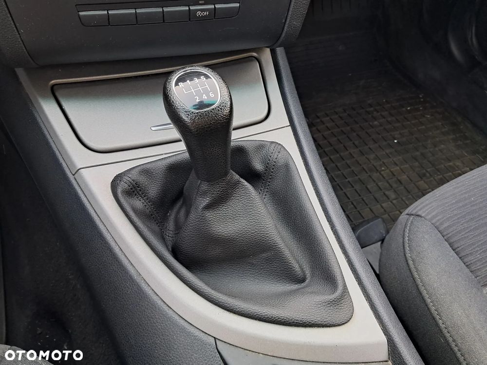 BMW Seria 1 116d - 15