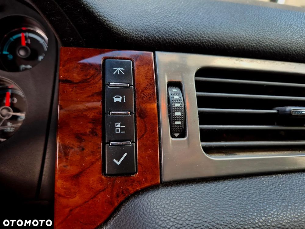 Chevrolet Suburban 5.3 LS 1500 4WD - 23