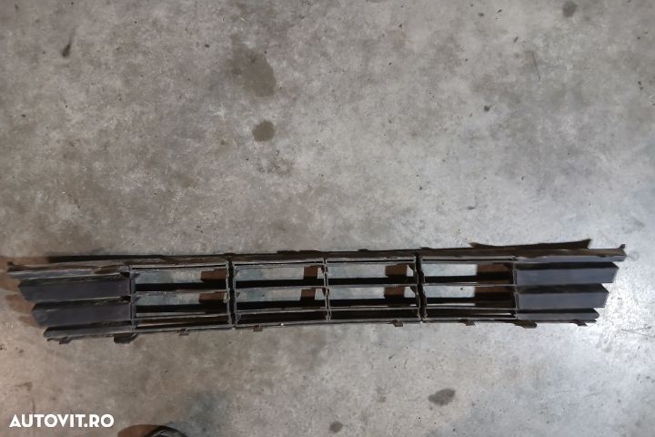 Grila bara fata centru 400866 400866 BMW Seria 5 F11 [2009 - 2013] To - 2