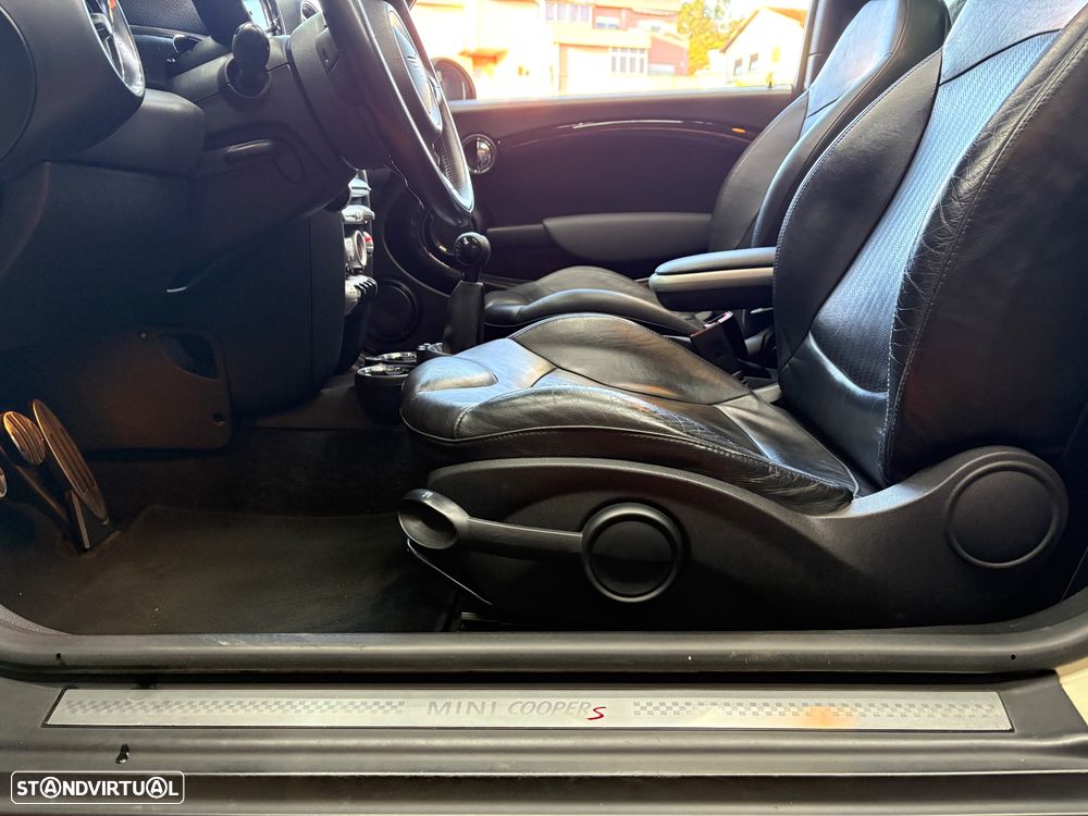 MINI 3 Portas Cooper S - 36