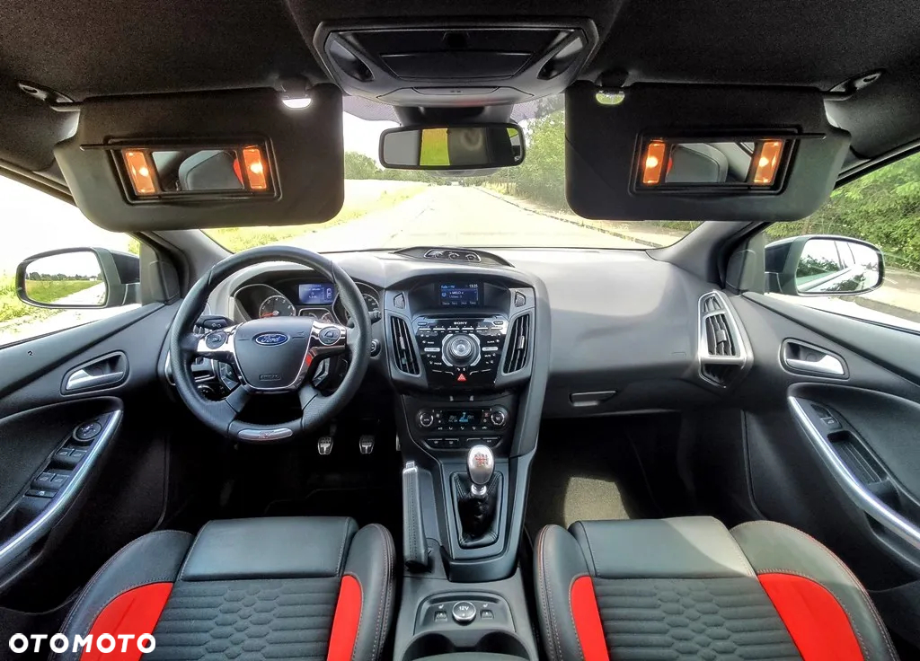 Ford Focus Turnier 2.0 EcoBoost ST - 7