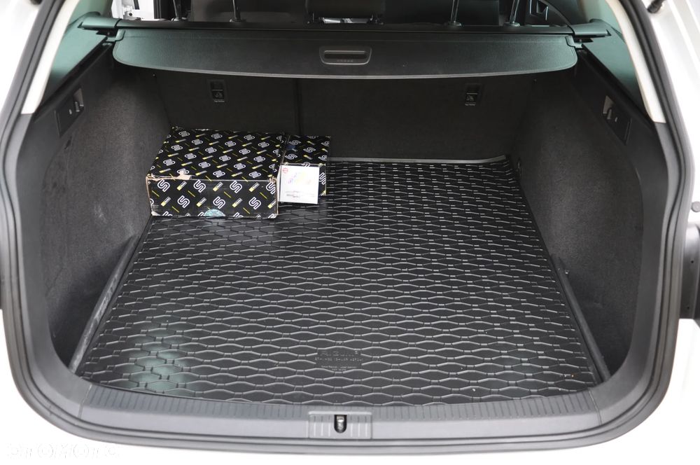 Volkswagen Golf 1.5 TSI BMT Comfortline - 25