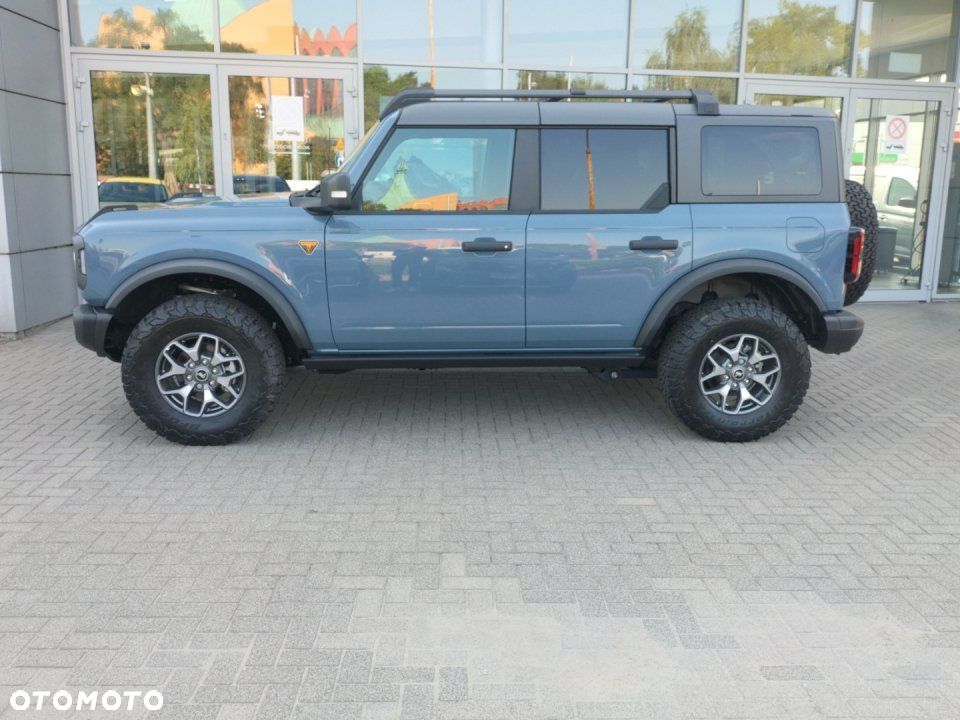 Ford Bronco - 2