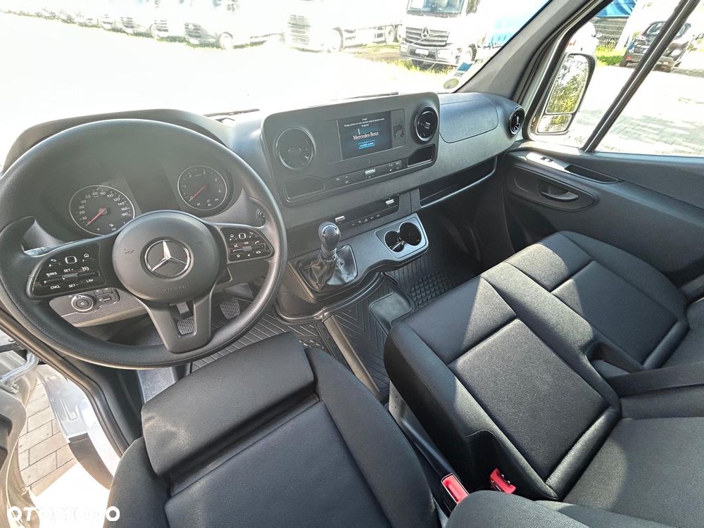 Mercedes-Benz Sprinter - 18