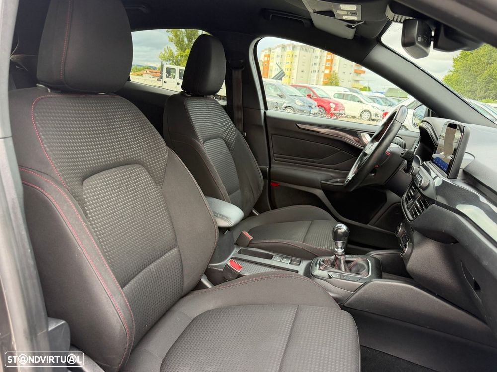 Ford Focus 1.0 EcoBoost Hybrid ST-LINE - 12