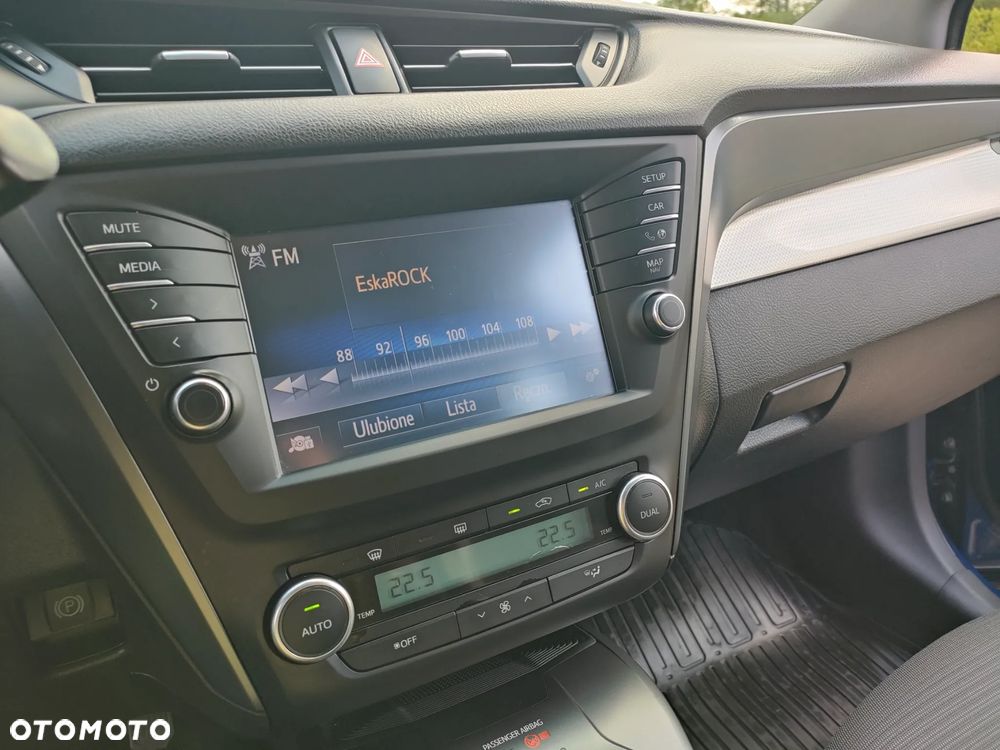 Toyota Avensis 1.8 Premium - 29