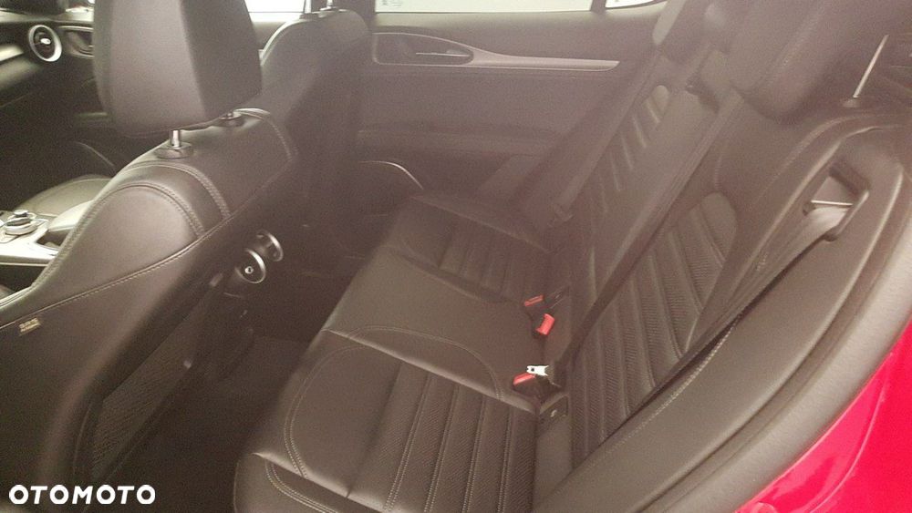 Alfa Romeo Stelvio - 22