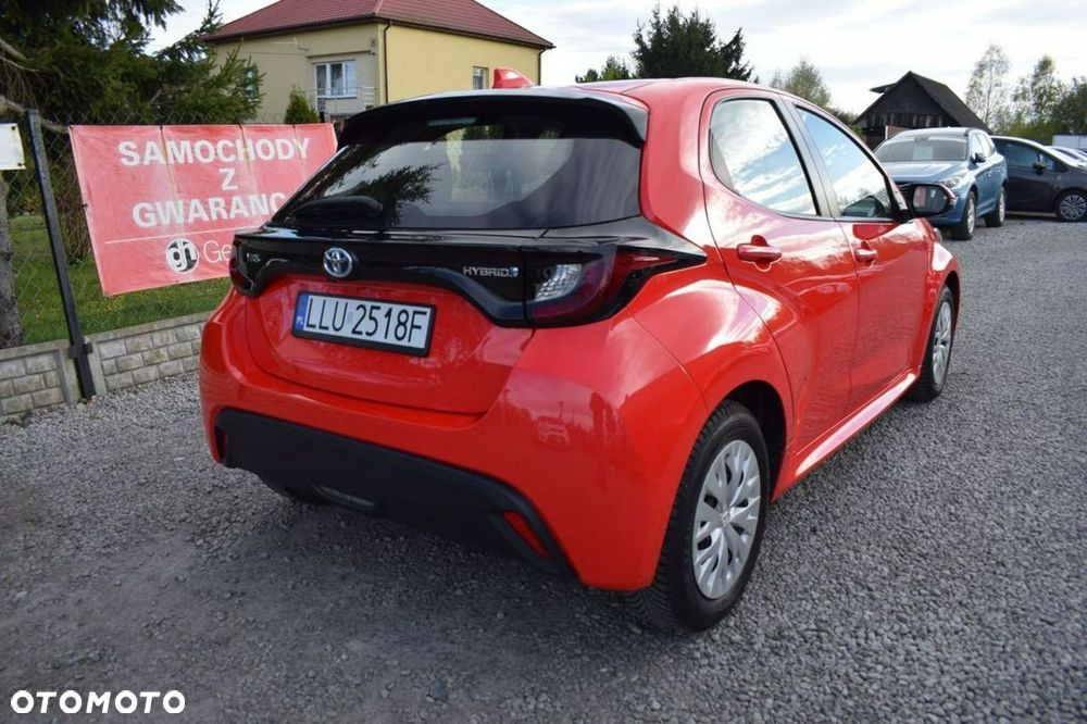 Toyota Yaris Hybrid 100 Dynamic - 2