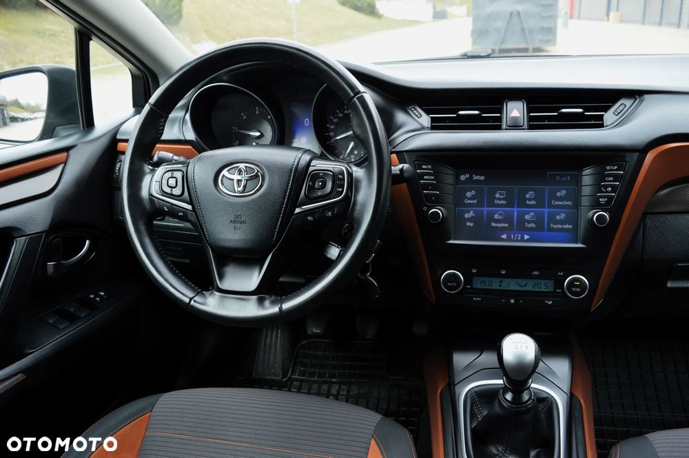 Toyota Avensis 2.0 D-4D Premium - 9