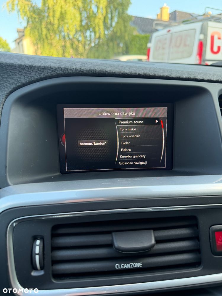 Volvo V60 D2 Geartronic Summum - 20