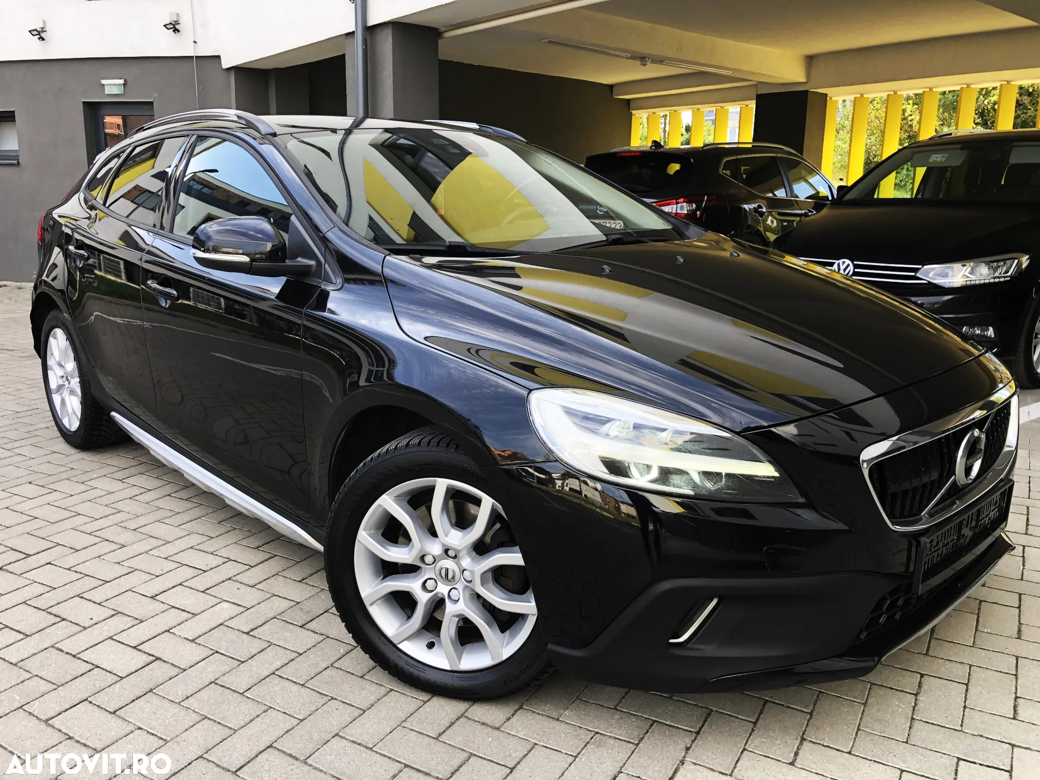 Volvo V40 Cross Country D2 Geartronic Summum - 3