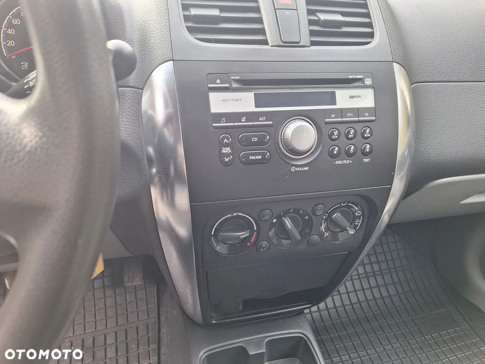 Suzuki SX4 - 9