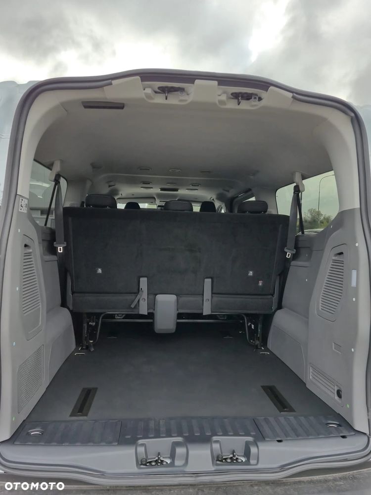 Volkswagen Caravelle - 14