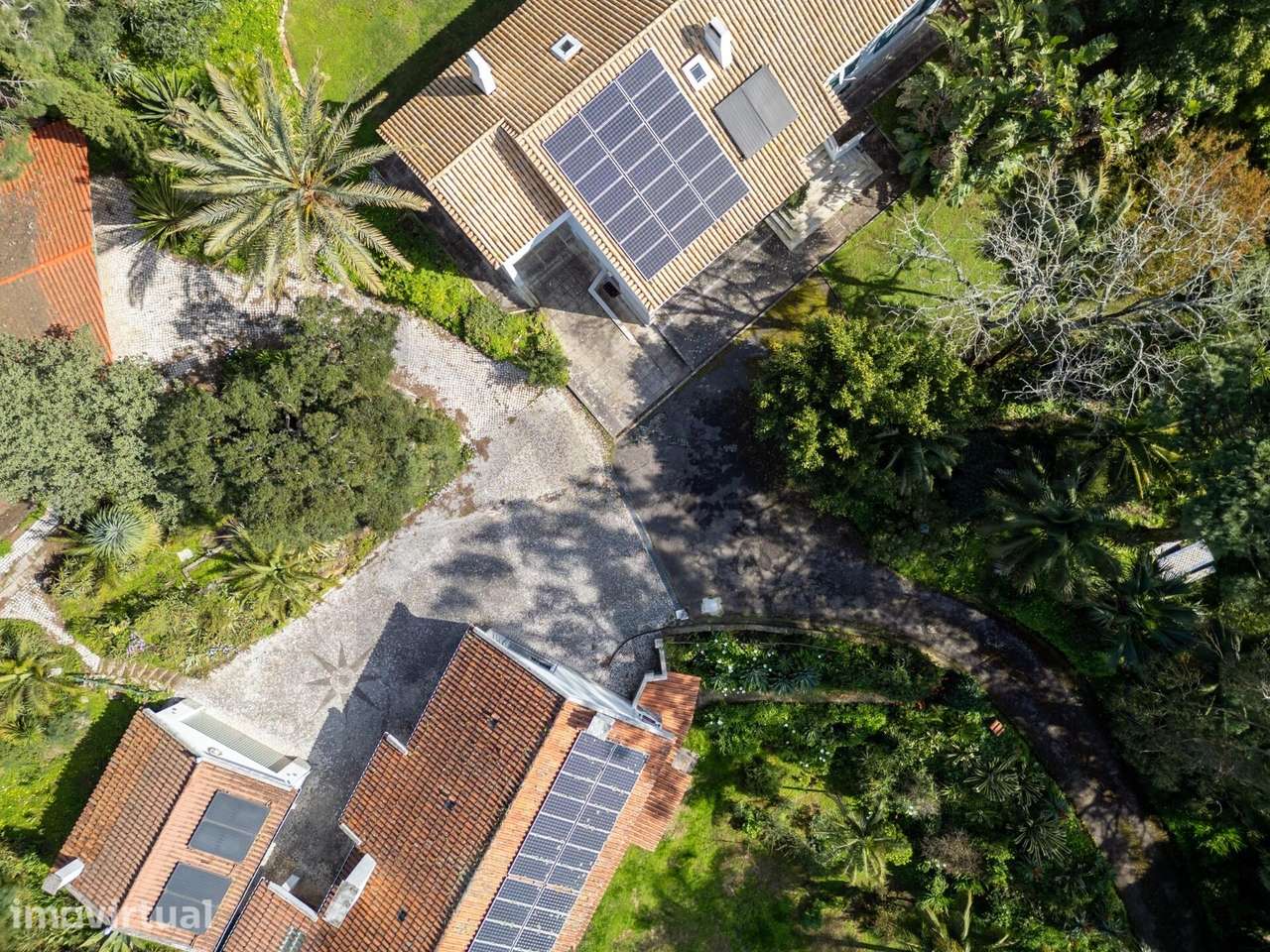 QUINTA COM MORADIAS IMPLANTADAS EM LOTE DE 6.145M2 | CASCAIS - Grande imagem: 2/60