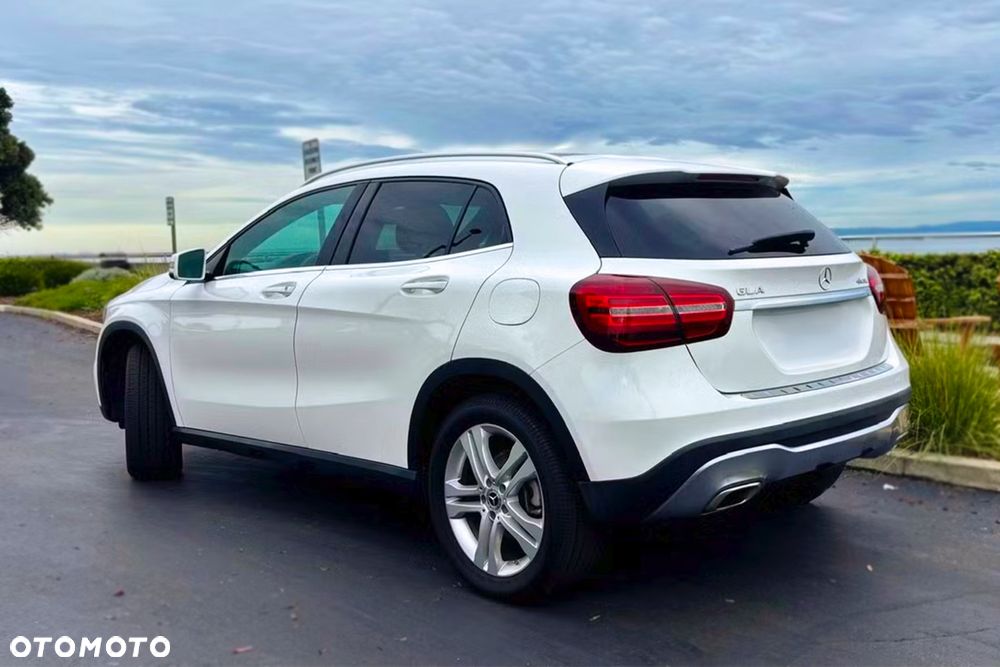 Mercedes-Benz GLA - 3