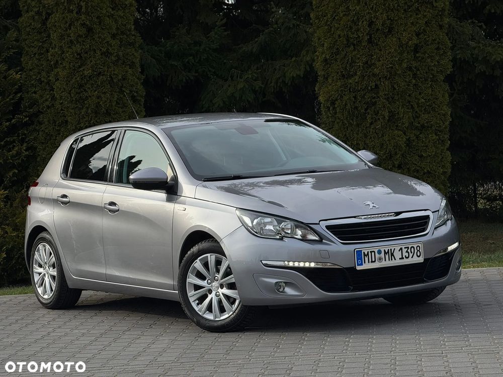Peugeot 308 - 8