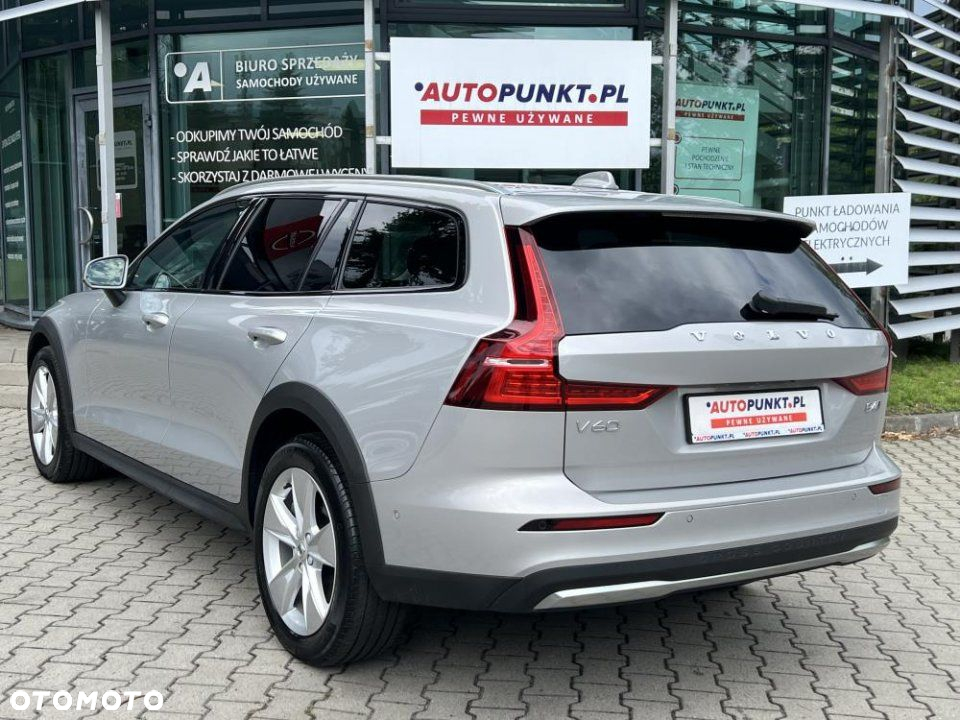 Volvo V60 Cross Country - 7