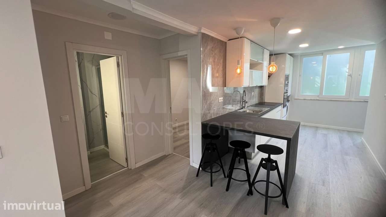 Apartamento T2 totalmente remodelado - Benfica - Grande imagem: 2/10