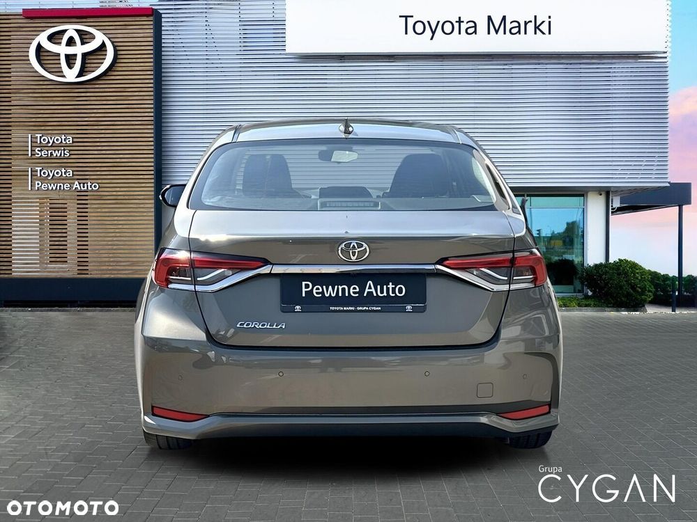 Toyota Corolla - 4