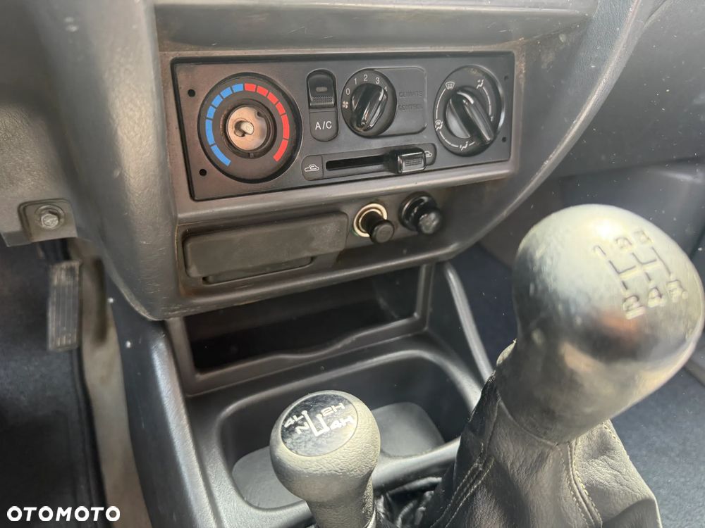 Mazda Seria B - 26