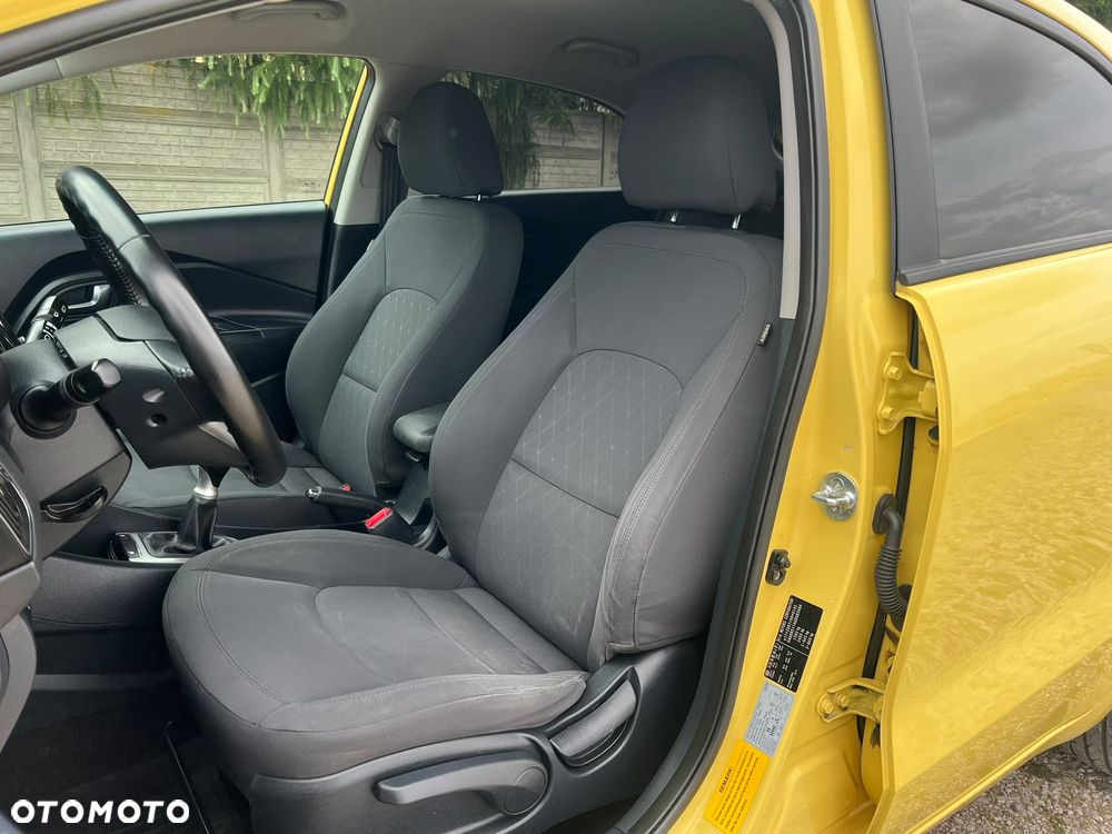 Kia Rio 1.2 Dream Team Edition - 29