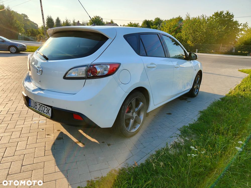 Mazda 3 1.6 Exclusive + - 4